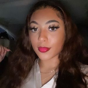 Meet your Posher, Maisia